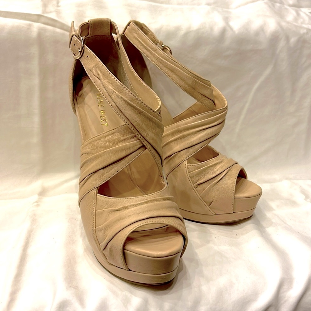 Nine West - New Nude Platform Leather Sandals. Size 8